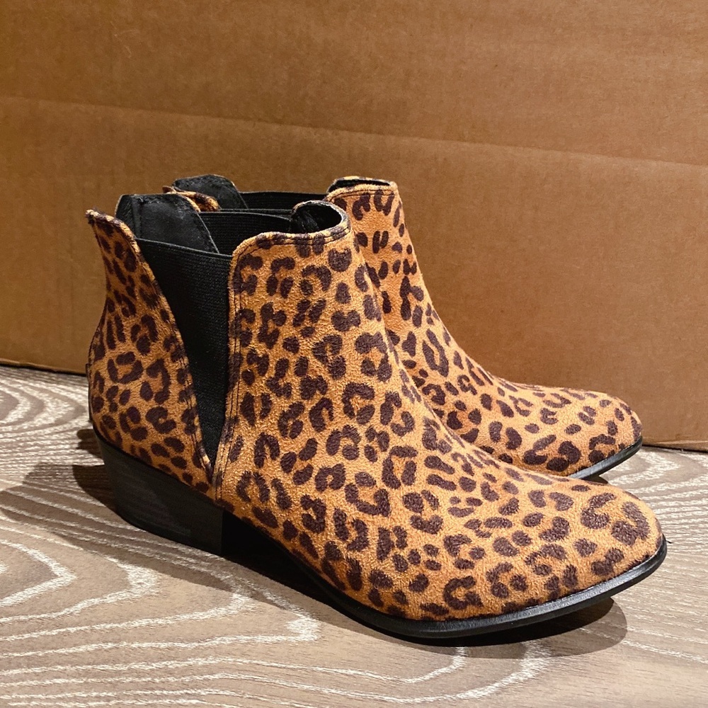 NWOT Esprit leopard booties 6M